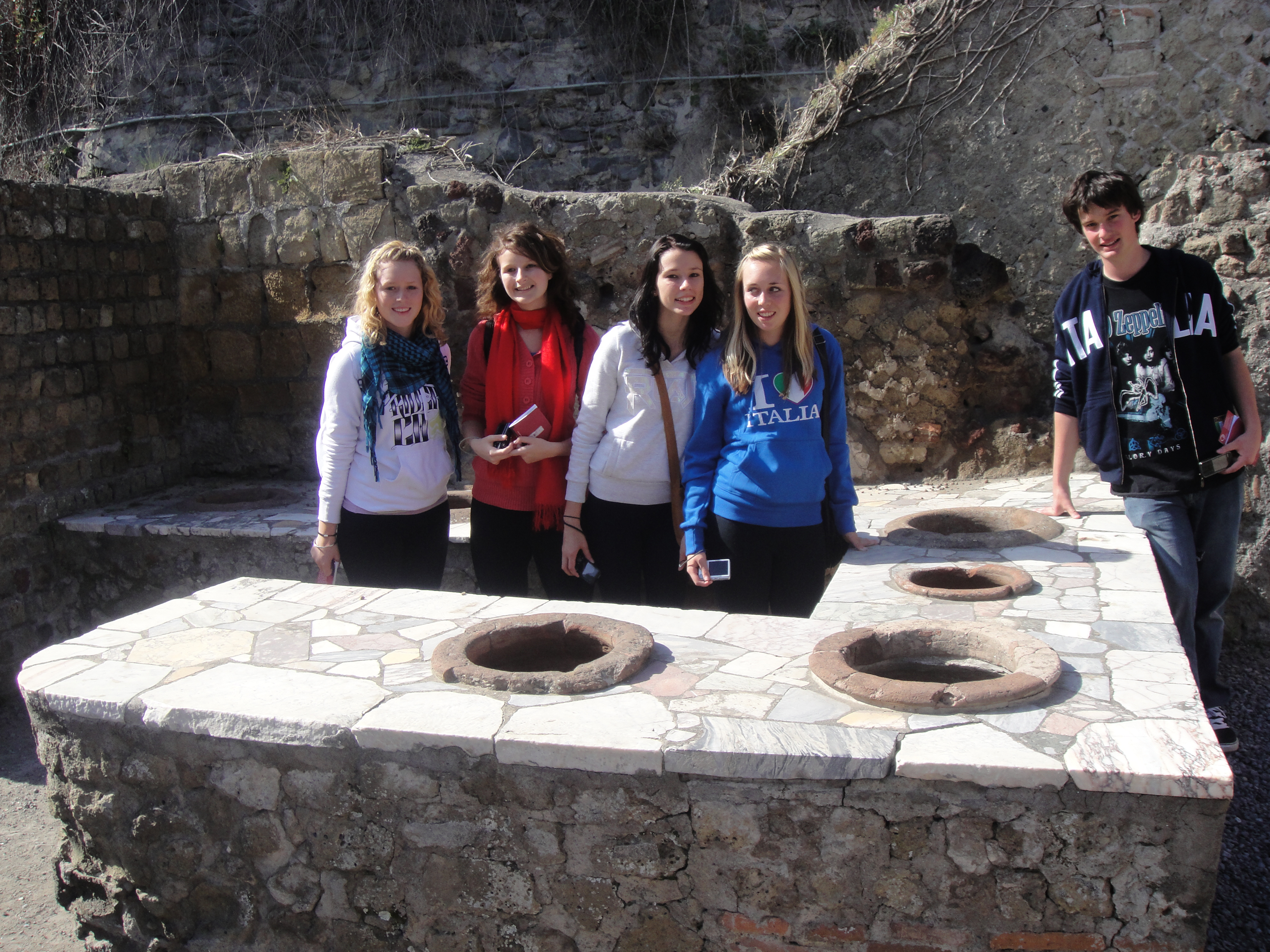 Italy 2010 Excursion - Pompeii Thermopolia